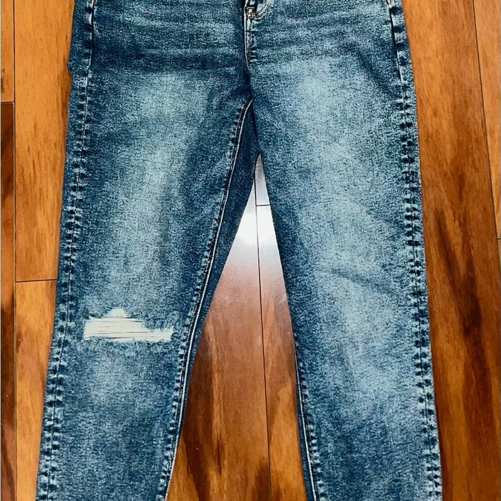 American Eagle Distressed Blue mom Jeans